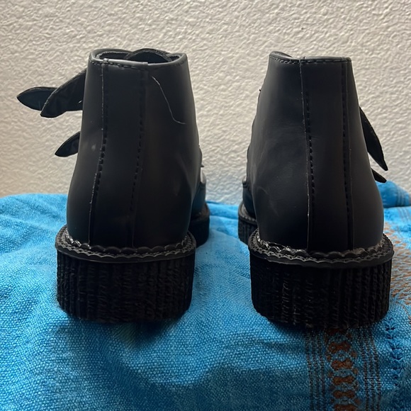 T.U.K Pointed Toe Boots Size 7 Women’s - Picture 5 of 9